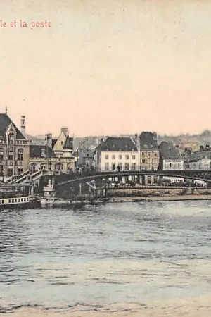België Luik Liège La Passerelle et la poste met stomende rivierboot Scheepvaart Binnenvaart schepen 1908 Europa HC20577 Autentyczny