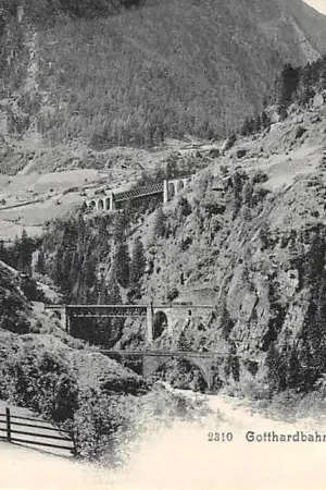 Nowość Zwitserland Gotthardbahn Viadukte bei Wassen Spoorwegen Schweiz Switzerland Suisse Europa HC16525