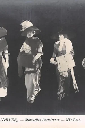 Tani Frankrijk Vintage Paris L'Automne Silhouettes Parisiennes Les Premieres Fourrures Mode Fantasie France Europa HC10949