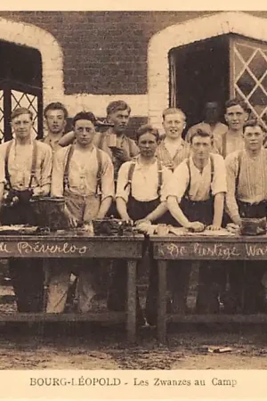 Belgie Beverloo De Lustige Wasschers Leopoldsburg Bourg-Leopold Les Zwanzes au Camp Militair Soldaten Europa HC5413 Tylko dziś