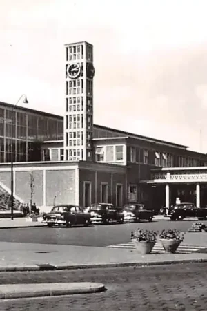 Najlepsza cena Leiden Station NS Taxi's Spoorwegen HC61804