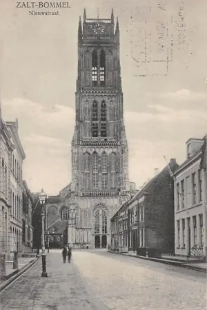 Zaltbommel Zalt-Bommel Nieuwstraat met Sint-Maartens kerk 1925 HC61629 Rabat