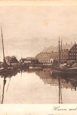 Wysoka jakość Bergen op Zoom Haven met Arsenaal Kazerne Militair Binnenvaart schepen Scheepvaart Noord-Brabant HC61547