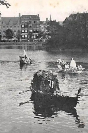 Oferta limitowana 's-Gravenhage Versierde schepen in de Hofvijver t.g.v. de geboorte van Prinses Juliana 1909 HC61491