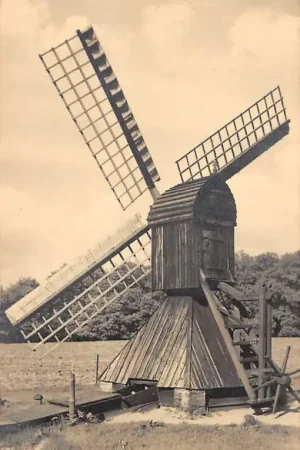 Gorredijk Spinnekop - watermolen in het Nederlands Openluchtmuseum in Arnhem Fotokaart Molen HC27848 Popularny