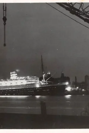Popularny Rotterdam Serie Rotterdamse Havens De Nieuw Amsterdam bij avond Holland America Line Scheepvaart Schepen HC27553