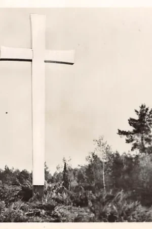 Loenen (GD) Veluwe Centrale Begraafplaats der Oorlogsgraven-Stichting Doorzicht bij het Kruis 1950 Militair HC27291 Oferta