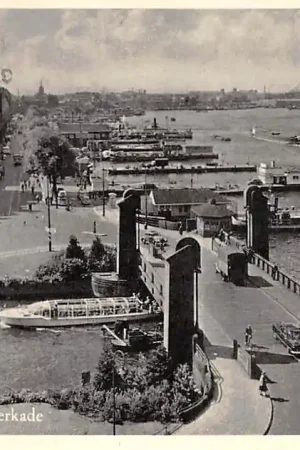 Szybka dostawa Amsterdam C. De Ruyterkade Centraal Station Auto Schepen 1956 HC27244