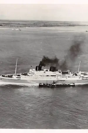 Oferta limitowana Rotterdam Koninklijke Rotterdamsche Lloyd LuchtfotoM.S. Willem Ruys 1947 Sleepboot Scheepvaart Schepen HC27025