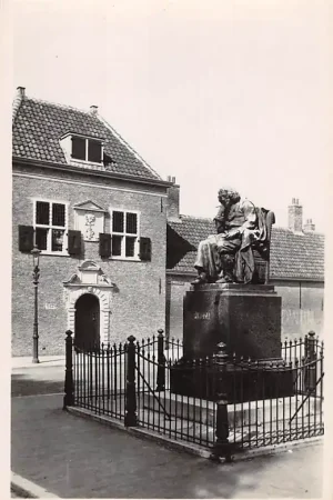 's-Gravenhage Standbeeld Spinoza Monument HC26678 Rabat