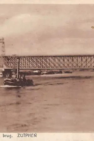 Niska cena Zutphen Gezicht op de IJsel met brug 1932 Sleepboot Binnenvaart schepen Scheepvaart HC26545