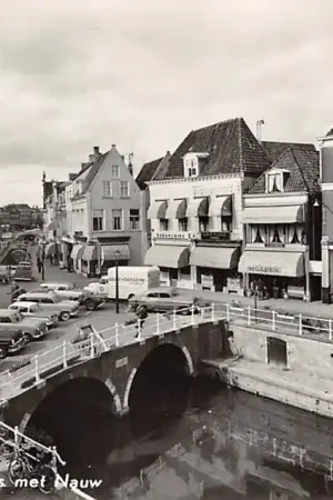 Leeuwarden Kelders met nauw Sigarenmagazijn en auto 1962 HC26342 Wyprzedaż