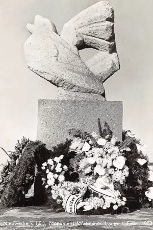 Premium Nieuwerkerk (ZL) Monument Watersnoodramp 1 Febr. 1953 1959 HC26379