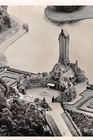 Ostatnia szansa Hoenderloo Het nationale Park De Hoge Veluwe Jachtslot St. Hubertus Luchtfoto 1954 HC25363