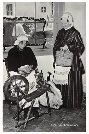 Promocja Texel Oudheidskamer 1957 Klederdracht HC25334