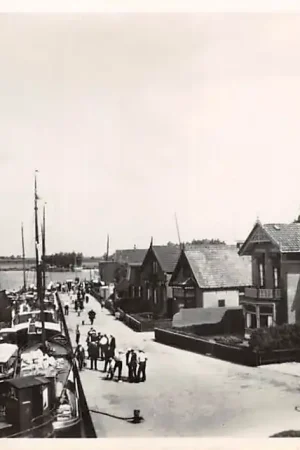 Szybka dostawa Grouw Friesland Kade met binnenvaart schepen 1952 Scheepvaart HC25319