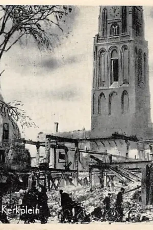 Tylko dziś Rotterdam Groote kerkplein na bombardement Mei 1940 WO2 HC24834