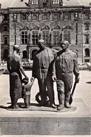 Niska cena Rotterdam Stadhuisplein Verzets monument 1957 HC24579