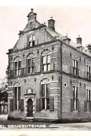 Tani Lochem Oude gevel Gemeentehuis en kerk HC24536