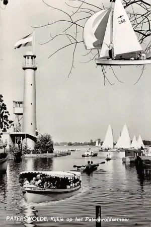 Zamów teraz Paterswolde Kijkje op het Paterswoldsemeer Rondvaartboot Neptunus Zeil schepen 1961 HC24194