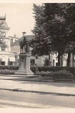 Groningen Heereplein met monument Fotokaart 1941 HC24170 Ostatnia szansa