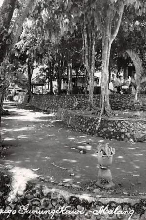 Zwrot pieniędzy Indonesia Malang Java Taman Mbah Njugo Gumung Kawi Fotokaart Azië Indonesië Nederlands-IndiëHC23461