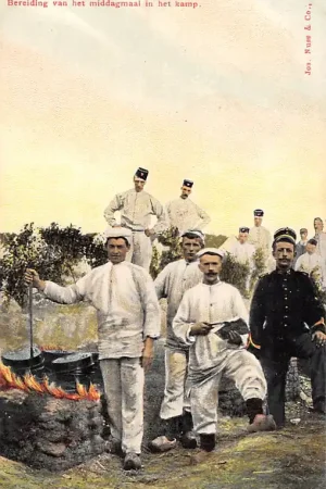 Popularny Militair Infanterie in het Kamp Bereiding van het middagmaal in het kamp HC22684