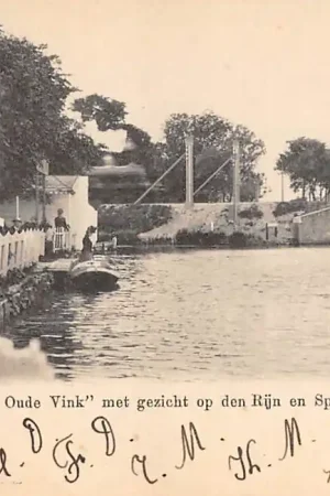 Autentyczny Leiden Cafe Restaurant de Oude Vink met gezicht op den Rijn en Spoorbrug met reachts stoomtrein Spoorwegen Treinen HC22245