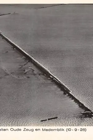 Wyprzedaż Wieringen Wieringermeerdijk gedeelten Oude Zeug en Medemblik 10-9-1928 Zuiderzee IJsselmeer KLM Luchtfoto no. 8134 HC22120