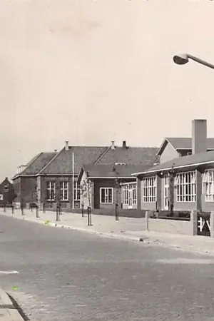 Oude Tonge Emmastraat School 1958 Goeree-Flakkee HC19836 Popularny