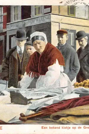 Autentyczny 's-Gravenhage Een bekend plekje op de Groote Markt Marktkoopvrouw Straatleven 1902 HC20013