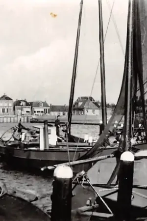 Staveren Vissershaven met vissers schepen Stavoren 1965 HC18552 Oryginalny