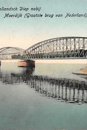 Moerdijk Spoorbrug over het Hollandsch Diep nabij Moerdijk (Grootste brug van Nederland) met stoomtrein Spoorwegen Treinen 1927 Eiland van Dordrecht HC18762 Zwrot pieniędzy