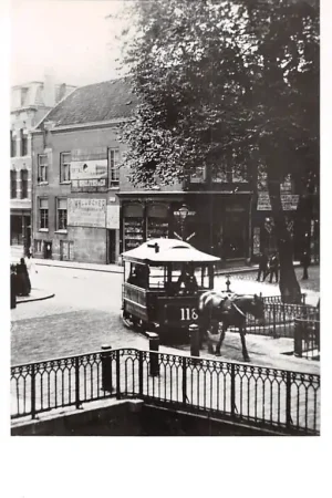 Darmowa dostawa Zo was Dordrecht Visbrug hoek Voorstraat - Visstraat omstreeks 1895 Paardentram Tram HC18204