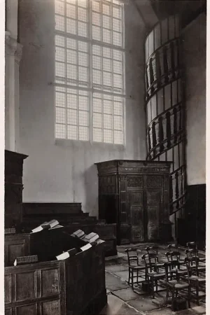 Bezpieczna płatność Hoorn Interieur Oost kerk met typischen wenteltrap HC18273