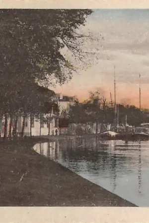 Nowość Gouda Bleekerssingel vanaf Kleiwegbrug Binnenvaart schepen 1923 HC18020