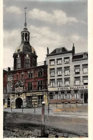 Najlepsza cena Dordrecht Groothoofdspoort met Hotel Bellevue 1952 HC17961