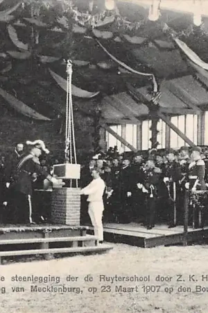 Vlissingen Eerste Steenlegging der de Ruyterschool door Z.K.H. den Prins der Nederlanden Hertog van Mecklenburg op 23 maart 1907 op den Boulevard Bankert Marine Koningshuis HC17653 Nowość