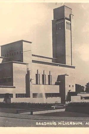 Hilversum Raadhuis W.M. Dudok K.N.A. 15 Fotokaart HC17578 Wyprzedaż