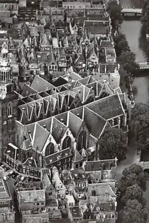 Autentyczny Amsterdam Oude Kerk 1954 KLM Luchtfoto no. 18387 HC17305