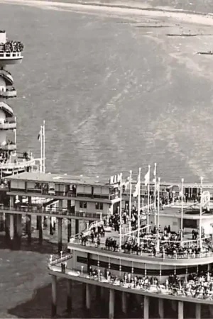 Scheveningen De Pier met strand en zee 1962 HC17401 Tani