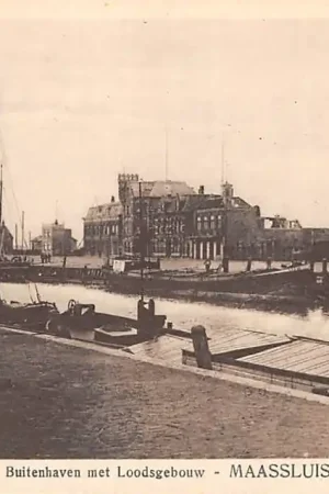 Autentyczny Maassluis Buitenhaven met Loodsgebouw Binnenvaart schepen Scheepvaart HC17151