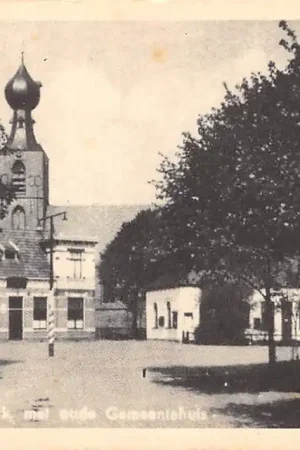 Dwingeloo Hervormde Kerk met oude Gemeentehuis 1959 HC16798 Oferta
