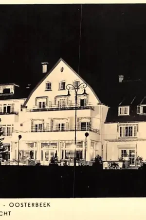 Zwrot pieniędzy Oosterbeek bij Arnhem Hotel De Bilderberg bij kunstlicht 1940 HC16725