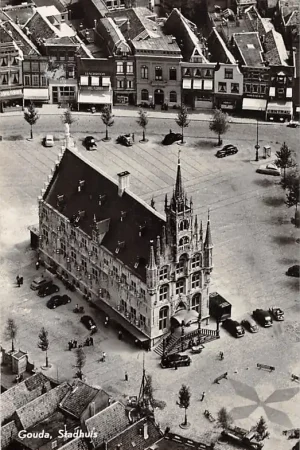 Ekspresowa dostawa Gouda Markt Stadhuis KLM Luchtfoto 1954 HC15766