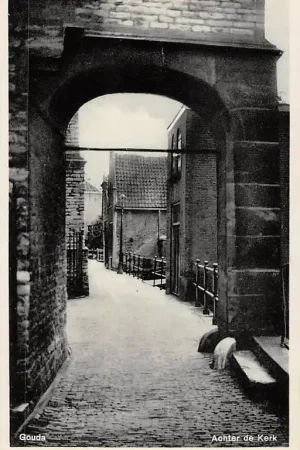 Kup teraz Gouda Achter de Kerk HC15648