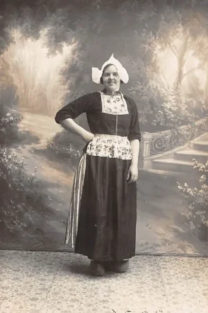 Volendam Fotokaart Vrouw in klederdracht Vintage HC15535 Popularny