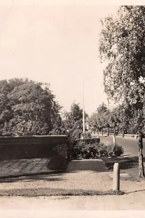 Warmond Hereweg met monument 1954 HC15259 Bezpieczna płatność
