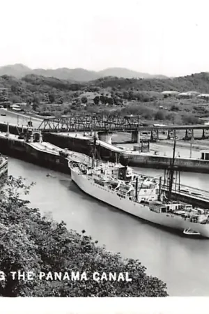 Panama Transiting The Panama Canal Fotokaart Scheepvaart Schepen Noord-Amerika HC15106 Premium