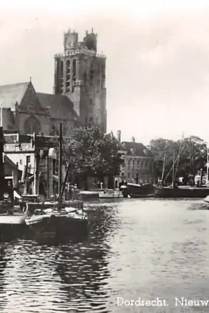Ekspresowa dostawa Dordrecht Nieuwe Haven met Groote Kerk Sleepboten Binnenvaart schepen Scheepvaart 1954 HC14837